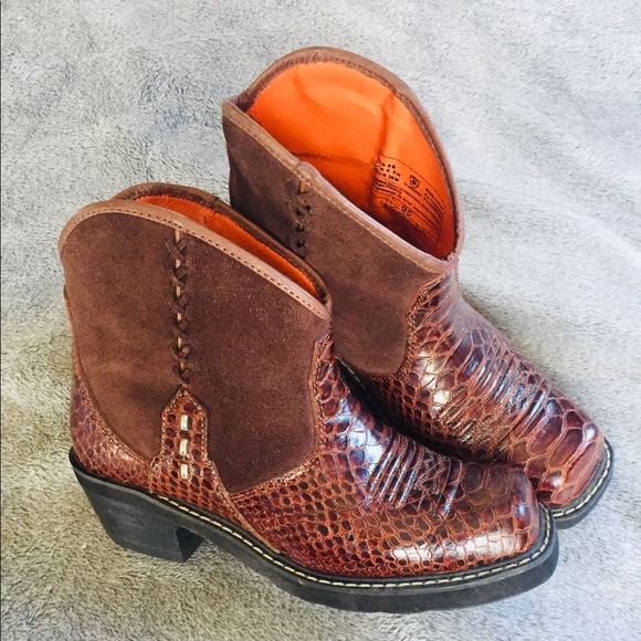 Ariat Shoes - ARIAT Square Toed Short Fatboys 🤠